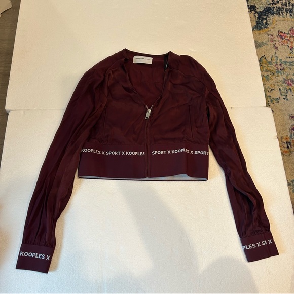 The Kooples NWT sports blazer maroon white crop fitness top maroon zip front - Picture 8 of 14